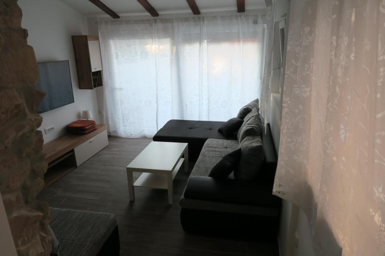 Holiday Home Ljubicic บัชกา ภายนอก รูปภาพ