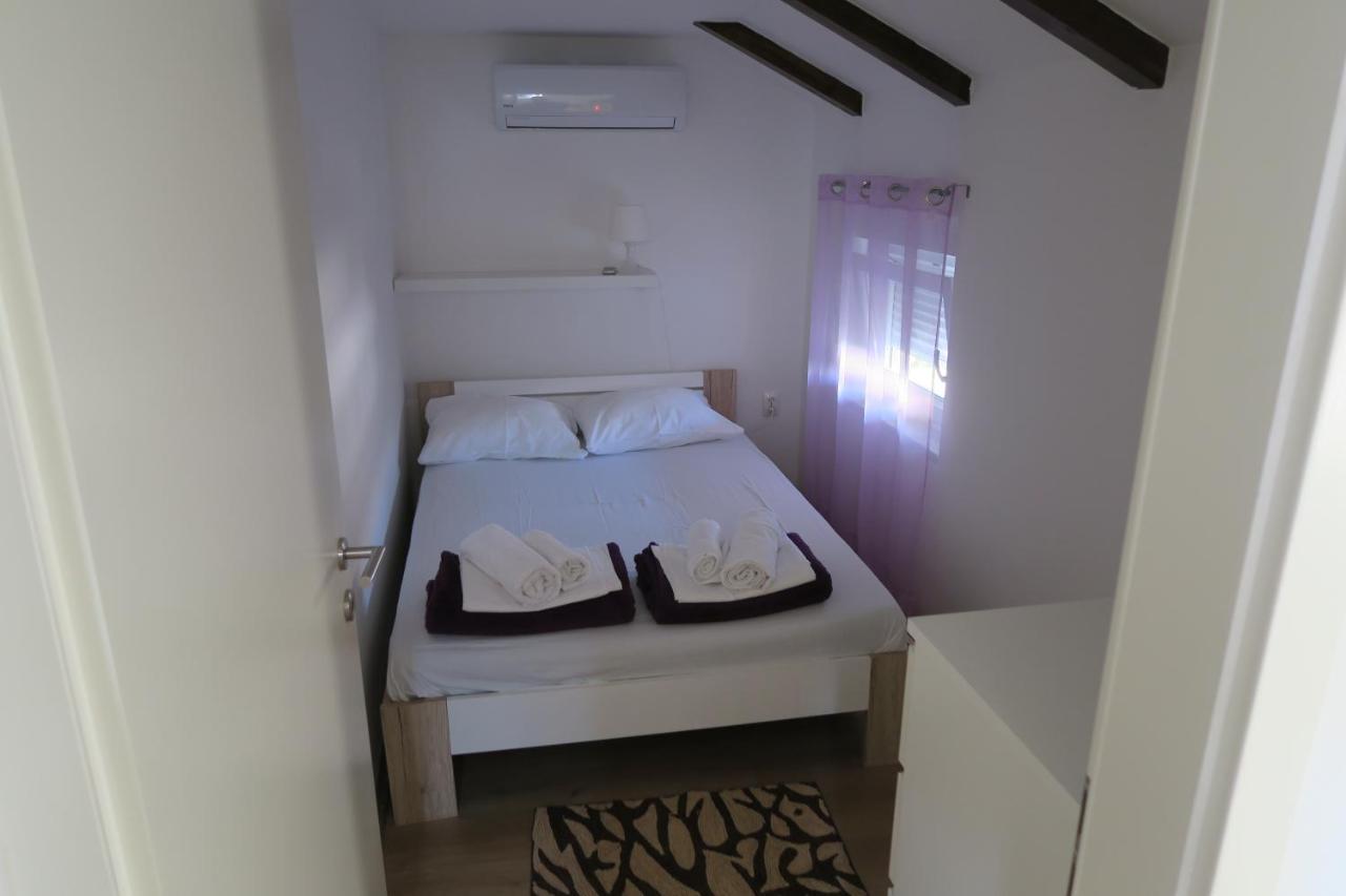 Holiday Home Ljubicic บัชกา ภายนอก รูปภาพ