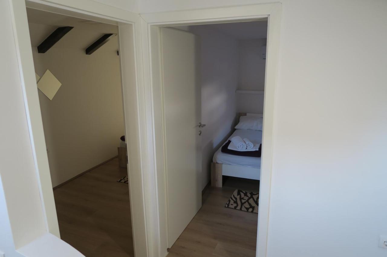 Holiday Home Ljubicic บัชกา ภายนอก รูปภาพ